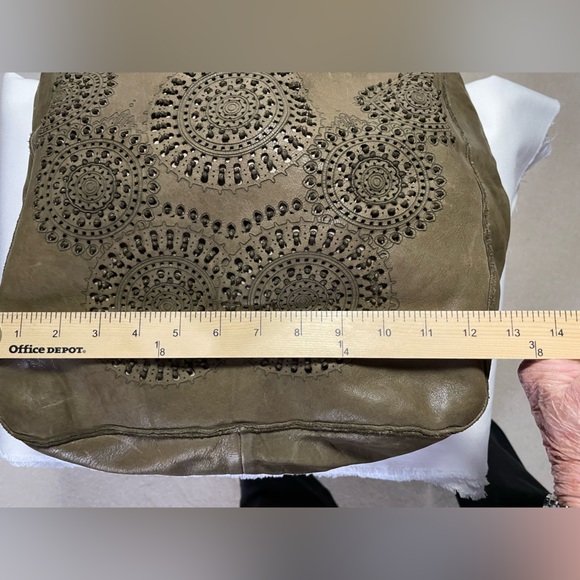 NWT ERRELLEVENTIDU HANDBAG. Made in Italy. Soft Leather. - Picture 12 of 12